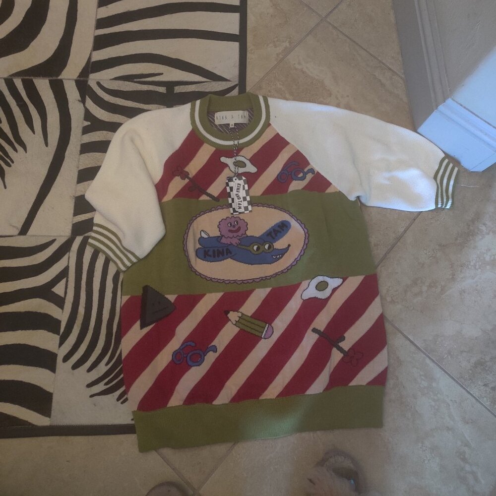 Kina and Tam sweater size XXL New $149.00